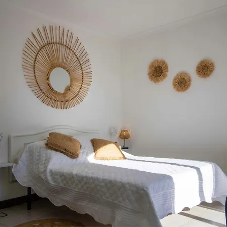 Quiet With Garden And Terrace In 度假居 *