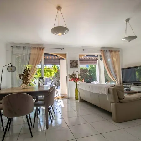 Quiet With Garden And Terrace In *