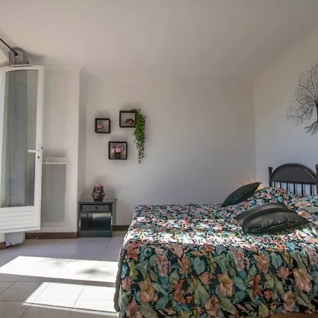 度假居 Quiet With Garden And Terrace In *